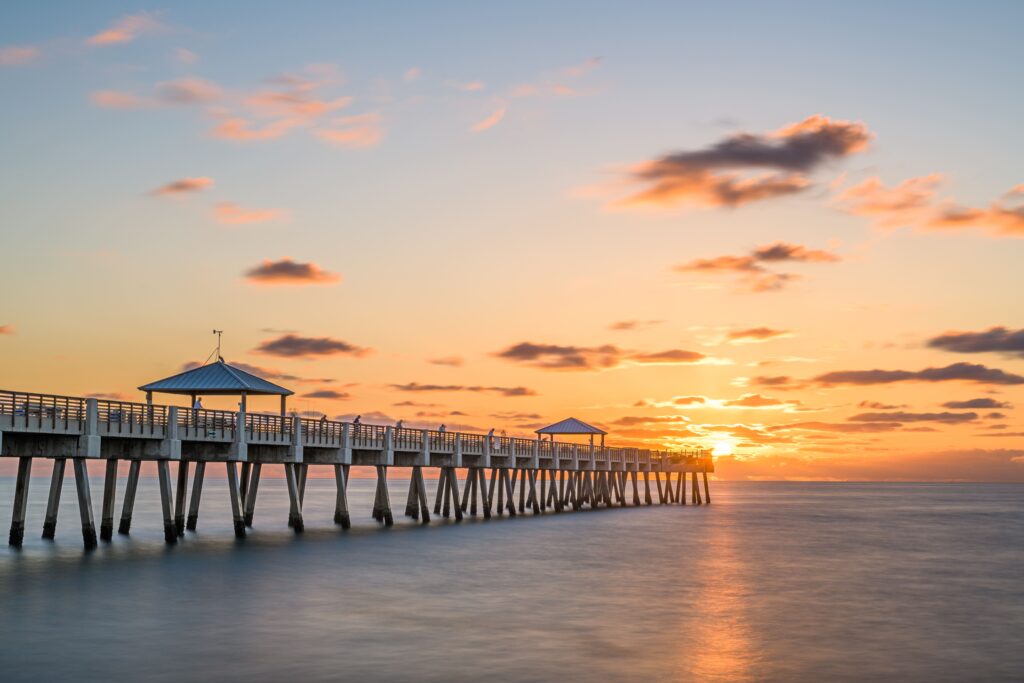 A view of Juno Beach, Florida with clear skies and water.